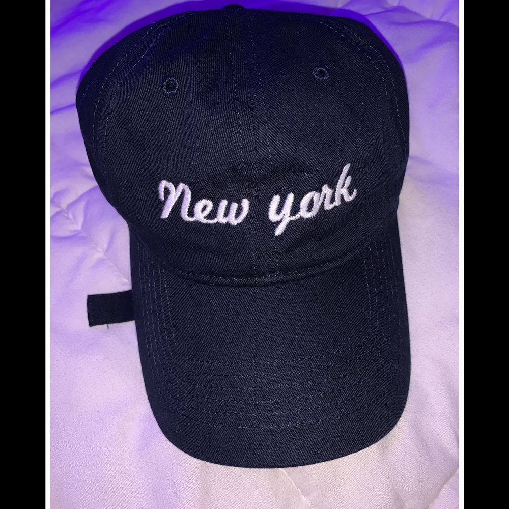 BRANDY MELVILLE CAP